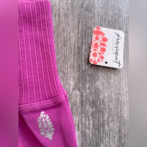 Free People Movement karma leggings hot pink size Medium Large M/L NWT - Picture 10 of 16